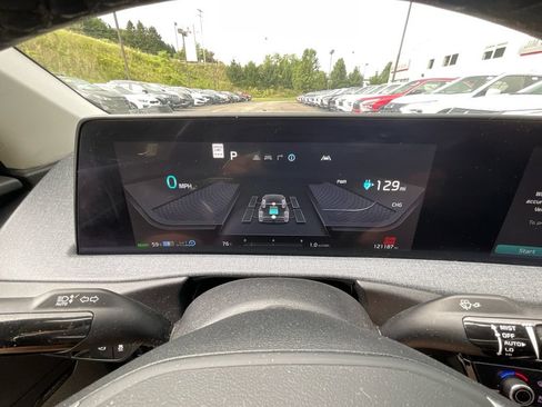 Used 2022 Kia EV6 Wind w/ Wind Technology Package AWD/4WD image 16