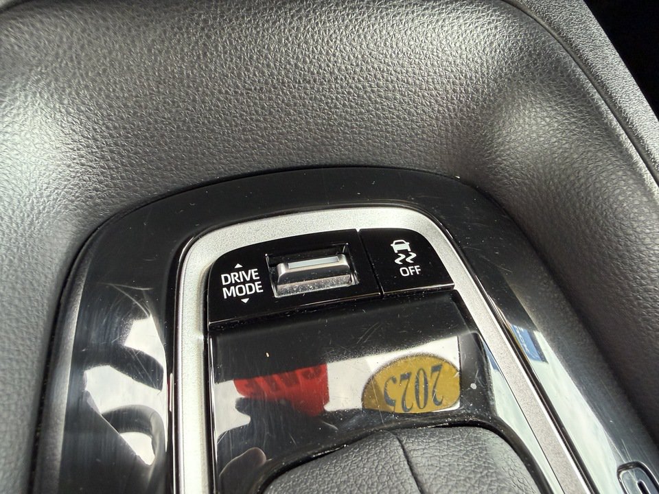 Used 2025 Toyota Corolla SE FWD image 28
