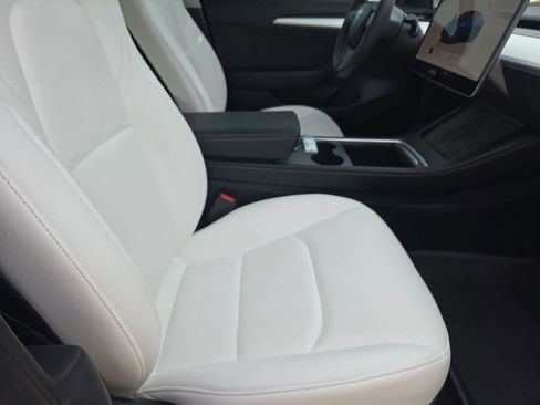 Used 2023 Tesla Model 3 Standard Range image 19