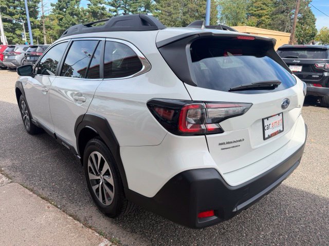 Used 2024 Subaru Outback Premium AWD/4WD image 5