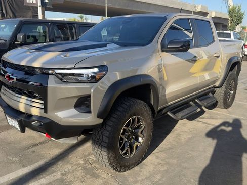 Used 2024 Chevrolet Colorado ZR2 w/ Technology Package AWD/4WD image 2