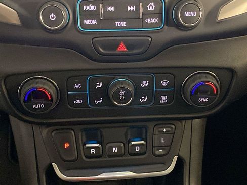 Used 2018 GMC Terrain Denali w/ Driver Alert Package II FWD image 28