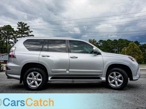 Used 2019 Lexus GX 460 w/ Navigation Package image 3