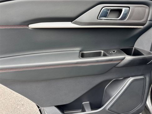 Used 2025 Ford Explorer ST-Line w/ Premium Package image 22