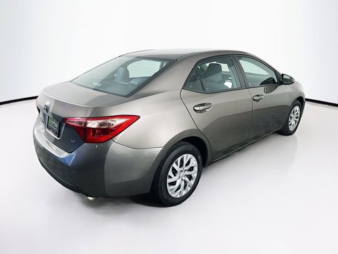 Used 2017 Toyota Corolla LE image 9