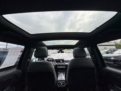 Used 2021 Mercedes-Benz GLB 250 4MATIC image 12