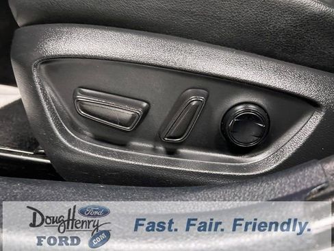 Used 2022 Toyota Camry SE w/ Convenience Package image 25