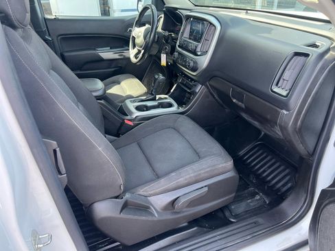 Used 2021 Chevrolet Colorado LT w/ Fleet Safety Package image 12