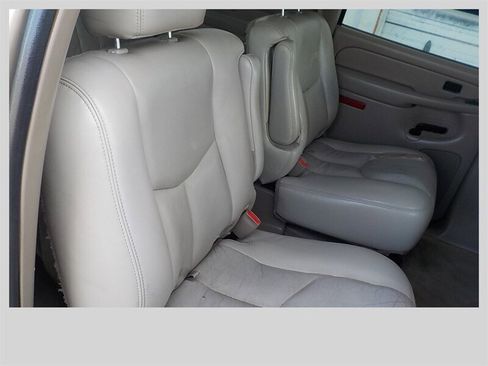 Used 2006 Chevrolet Suburban LT w/ Preferred Equipment Group image 31