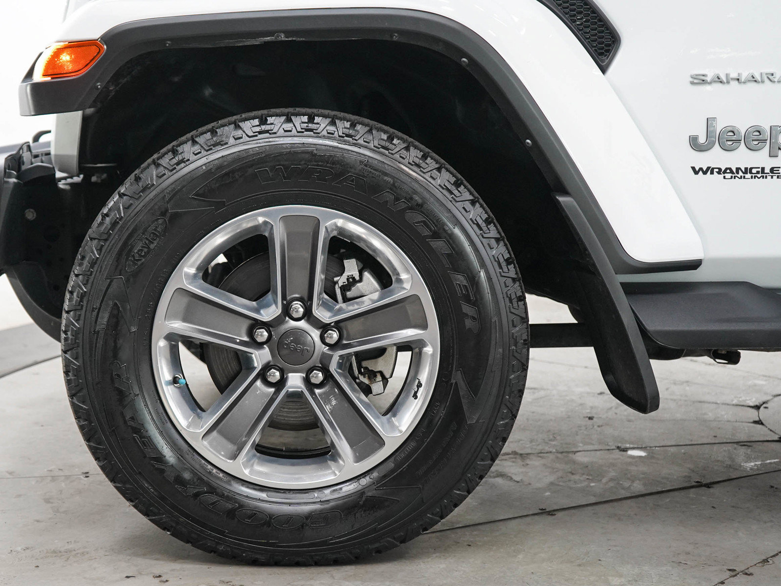 Used 2021 Jeep Wrangler Unlimited Sahara w/ Uconnect 4C Nav & Sound Group AWD/4WD image 30