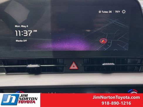 Used 2025 Kia Sportage EX FWD image 17
