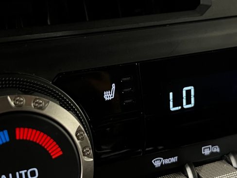 Used 2024 Toyota Tacoma SR5 AWD/4WD image 18