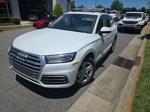 Used 2019 Audi Q5 2.0T Premium w/ Convenience Package AWD/4WD image 3
