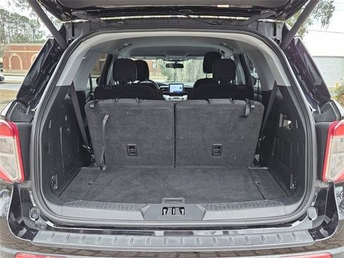Used 2023 Ford Explorer XLT image 13