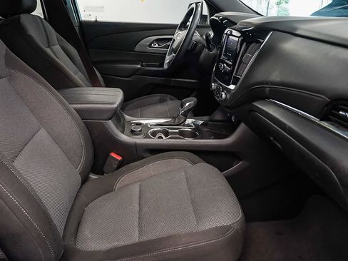 Used 2023 Chevrolet Traverse LT image 15