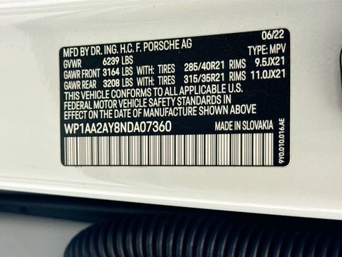 Used 2022 Porsche Cayenne Platinum Edition image 34