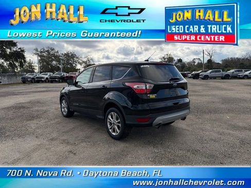 Used 2017 Ford Escape SE image 7