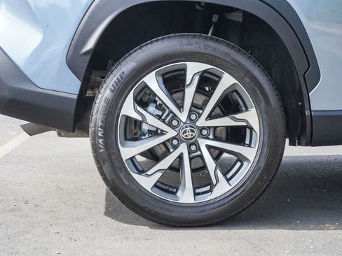 Used 2023 Toyota Corolla Cross XLE FWD image 8
