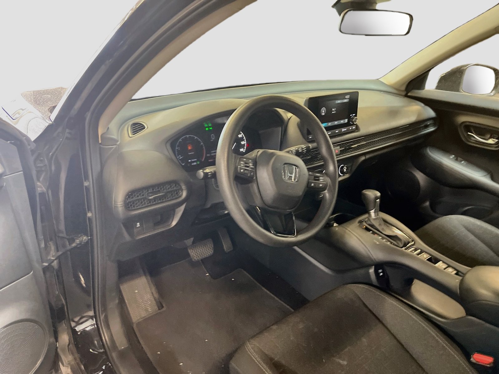 Used 2025 Honda HR-V LX image 9