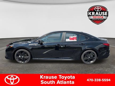 New 2026 Toyota Camry Hybrid w/ Multimedia Upgrade Package FWD image 4