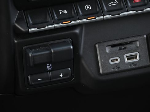 Used 2020 Chevrolet Silverado 1500 LT w/ Texas Edition image 20