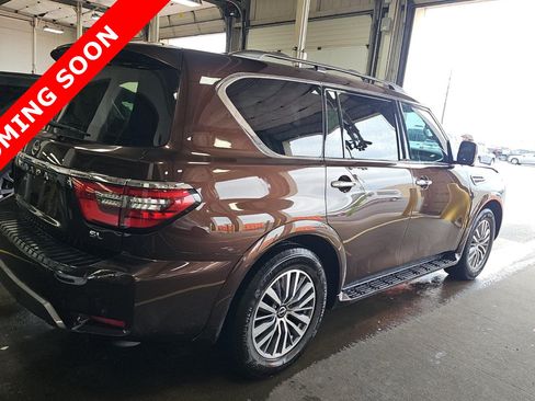 Used 2022 Nissan Armada SL w/ Captain's Chairs Package RWD image 3