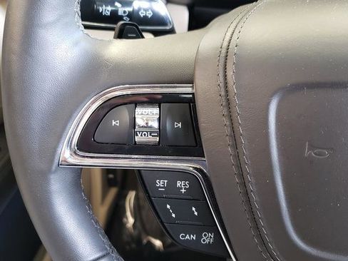 Used 2019 Lincoln Continental Select w/ Continental Climate Package image 22