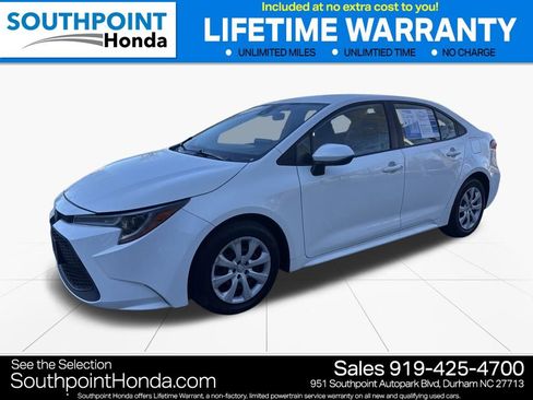 Used 2022 Toyota Corolla LE image 3