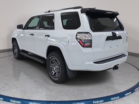 Used 2020 Toyota 4Runner Venture w/ Moonroof Package image 9