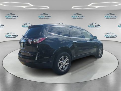 Used 2017 Chevrolet Traverse LT image 5