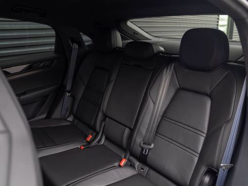 New 2026 Porsche Cayenne GTS AWD/4WD image 29