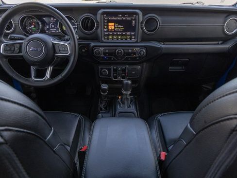 Used 2022 Jeep Wrangler Unlimited Sahara image 21