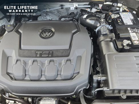 Used 2024 Volkswagen Tiguan SE R-Line FWD image 31