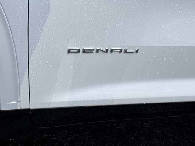 New 2027 GMC Acadia Denali w/ Denali Reserve Package AWD/4WD image 17