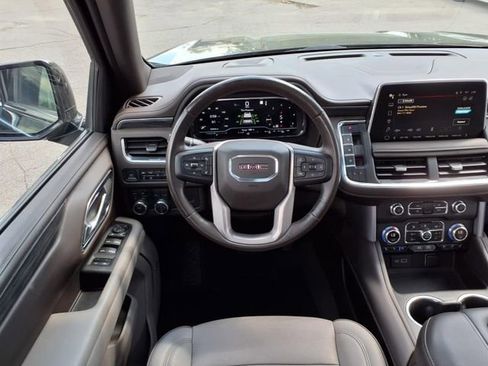 Used 2022 GMC Yukon SLT w/ SLT Premium Package image 14