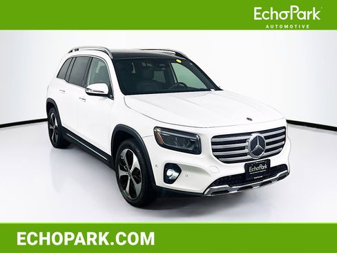 Used 2025 Mercedes-Benz GLB 250 4MATIC image 1