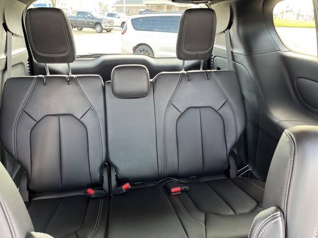 New 2026 Chrysler Pacifica Select w/ S Appearance Package FWD image 21