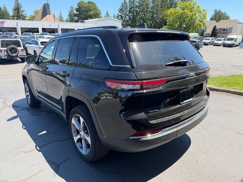 Used 2023 Jeep Grand Cherokee 4WD 4xe w/ Luxury Tech Group II image 5