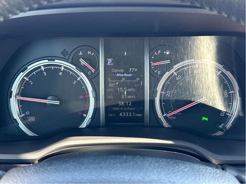 Used 2022 Toyota 4Runner Limited AWD/4WD image 17