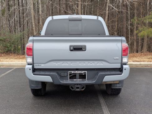 Used 2020 Toyota Tacoma TRD Off-Road image 4