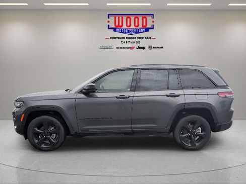 Used 2024 Jeep Grand Cherokee Altitude AWD/4WD image 10