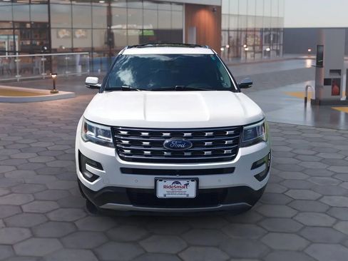 Used 2017 Ford Explorer Limited w/ Equipment Group 301A AWD/4WD image 7