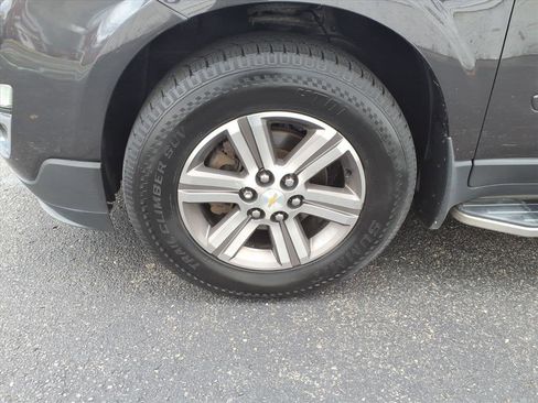 Used 2017 Chevrolet Traverse LT image 9