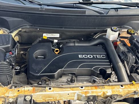 Used 2019 Chevrolet Equinox LT w/ LPO, Blackout Package FWD image 11
