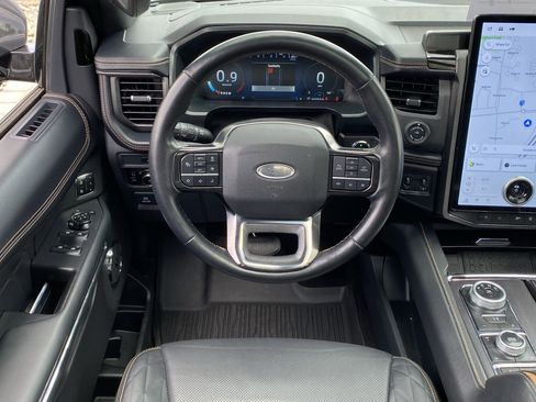 Used 2023 Ford Expedition Platinum image 10