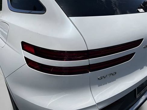 New 2026 Genesis GV70 2.5T AWD/4WD image 16