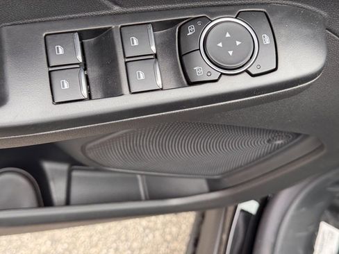 New 2025 Ford Escape SE image 17