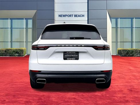 Used 2022 Porsche Cayenne Platinum Edition image 10