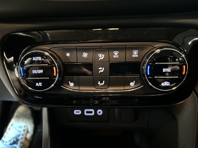 Used 2023 Buick Encore GX Select w/ Sport Touring Package AWD/4WD image 21