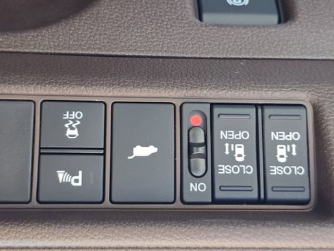 New 2026 Honda Odyssey Touring image 14